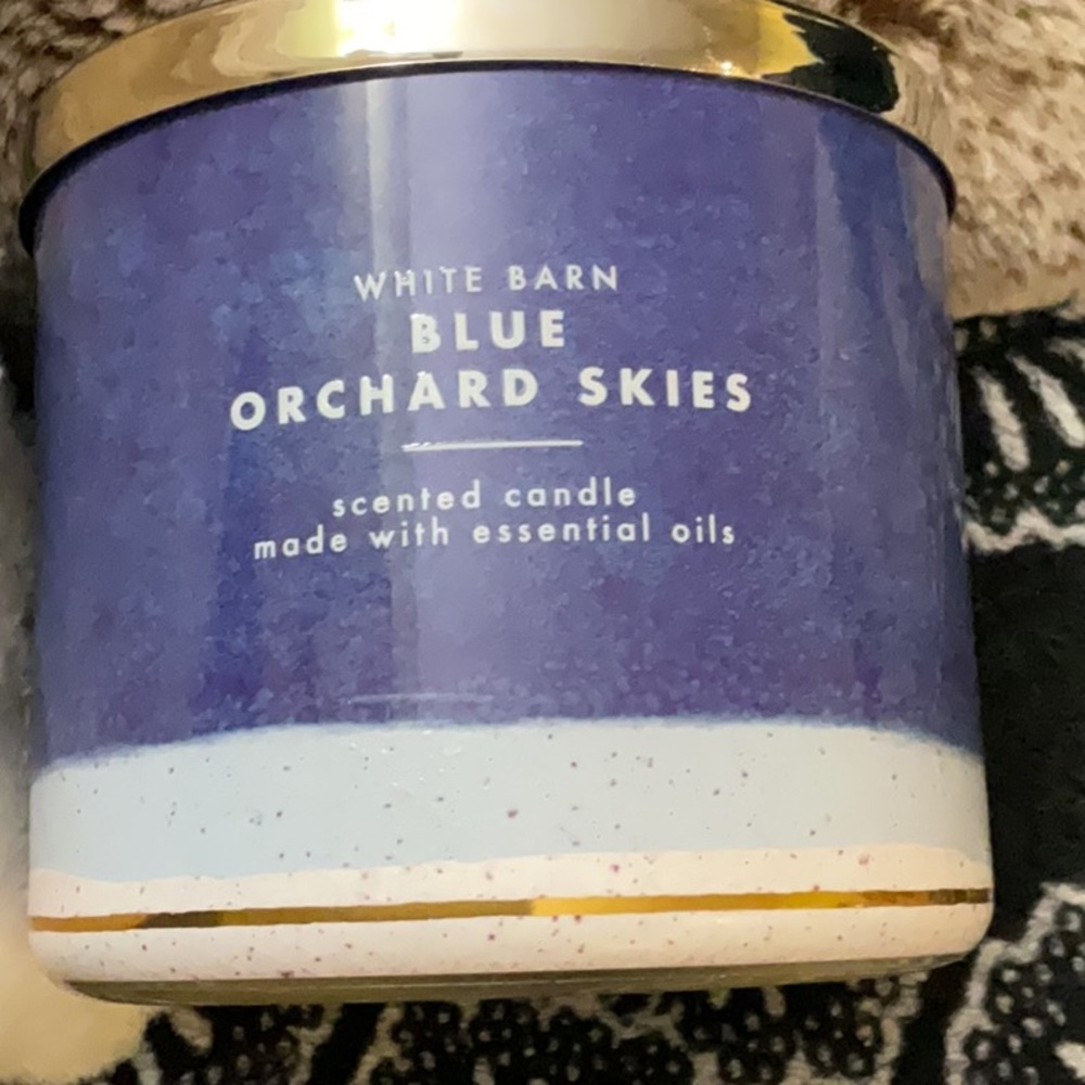 Bath and body works blue orchard skies candle